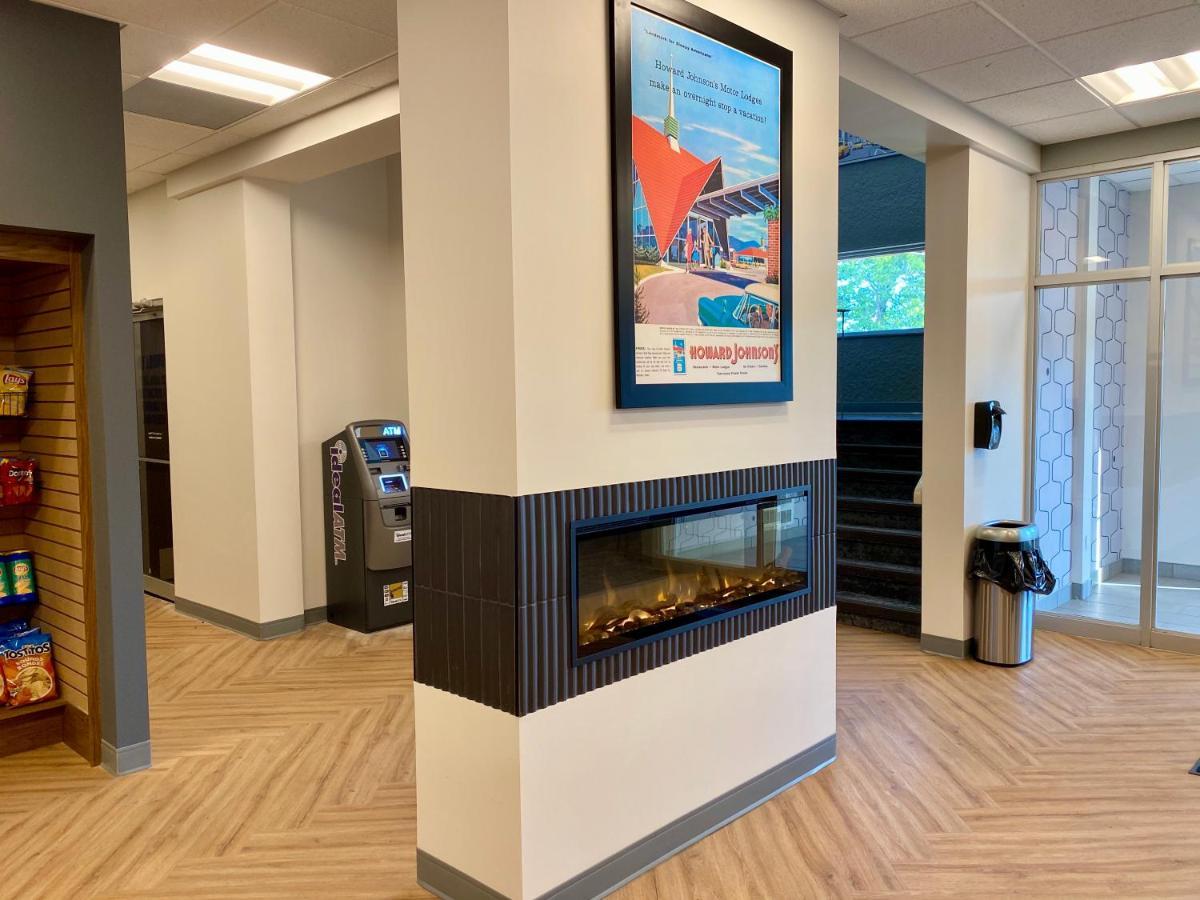 Howard Johnson By Wyndham Winnipeg West Zewnętrze zdjęcie