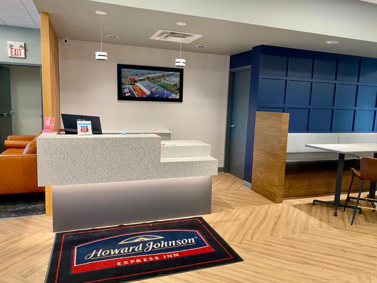 Howard Johnson By Wyndham Winnipeg West Zewnętrze zdjęcie