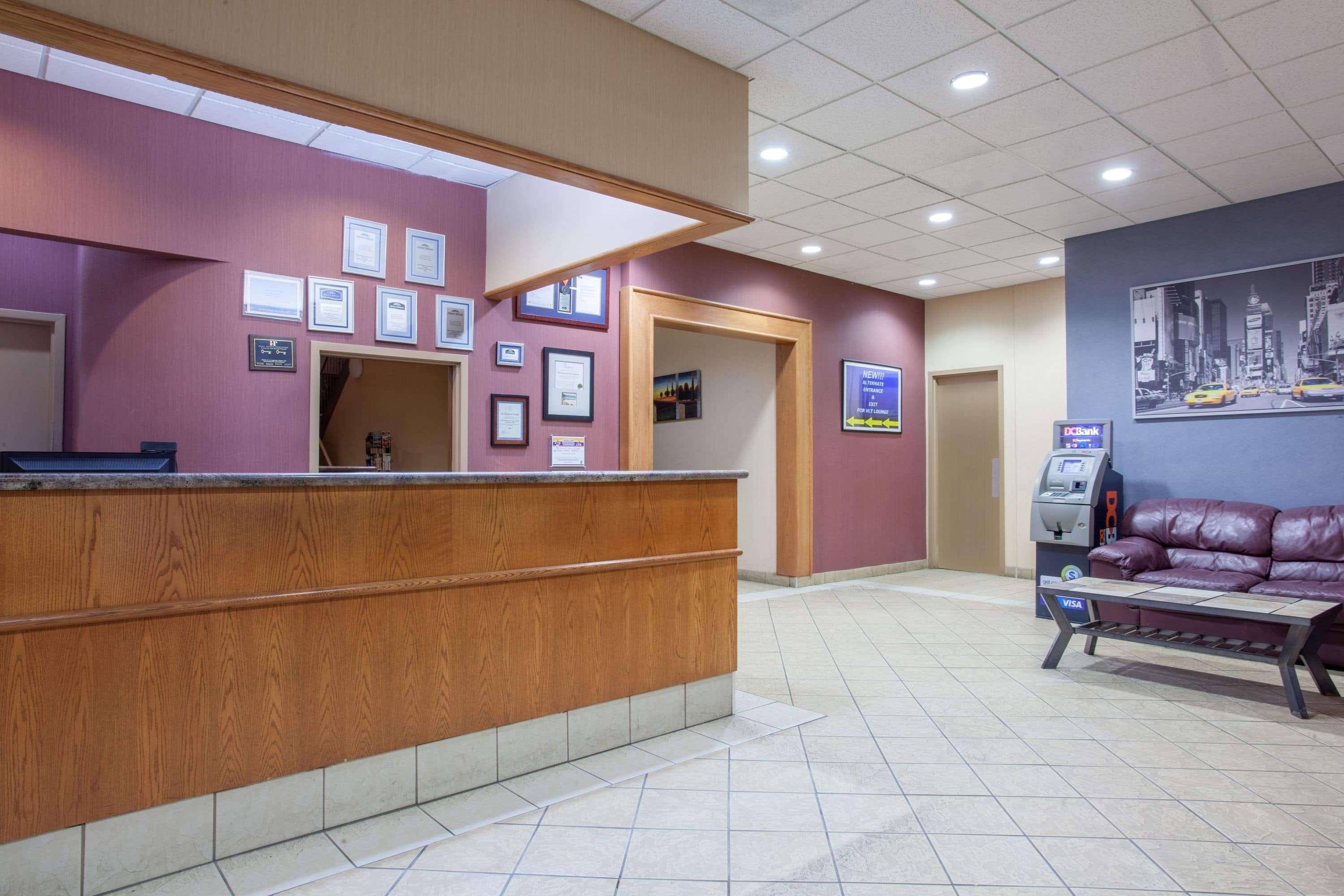 Howard Johnson By Wyndham Winnipeg West Zewnętrze zdjęcie