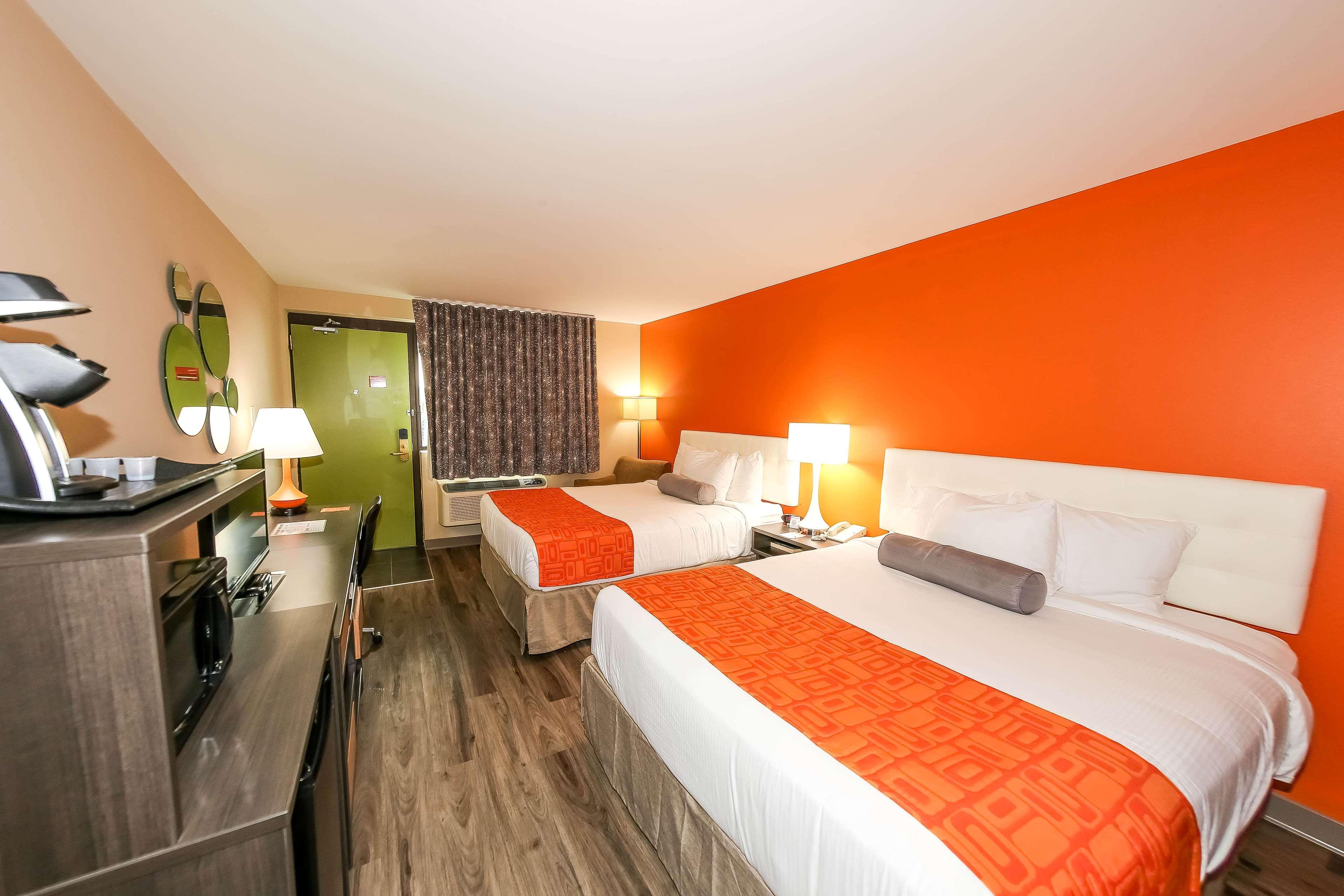 Howard Johnson By Wyndham Winnipeg West Zewnętrze zdjęcie